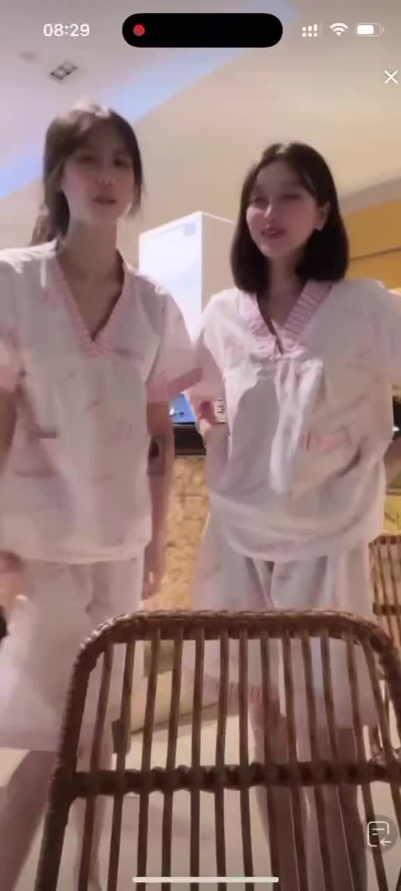 一对小笼包.MP4