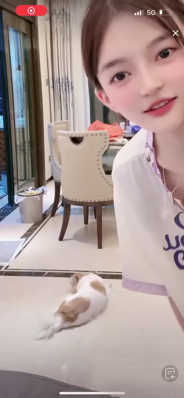 小美妹漏奶4